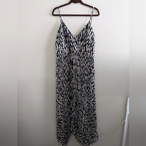 Uniqlo C Pleated Camisole Dress - Picture 4 of 5